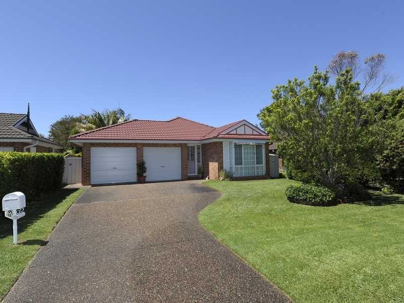 18b Pebble Parade, Fingal Bay NSW 2315