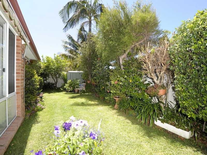 18b Pebble Parade, Fingal Bay NSW 2315