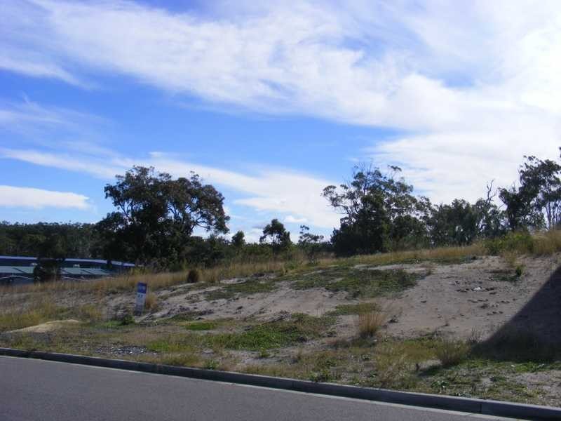 Unit 2/13 Shearwater Drive, Taylors Beach NSW 2316