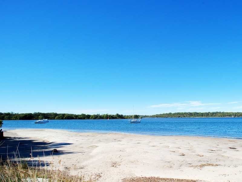 28 Beach Road, Lemon Tree Passage NSW 2319