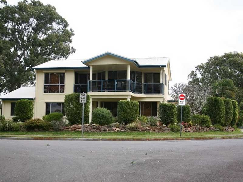 42 Caswell Crescent, Tanilba Bay NSW 2319