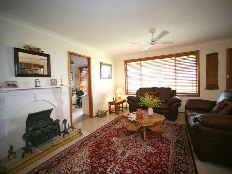 42 Caswell Crescent, Tanilba Bay NSW 2319