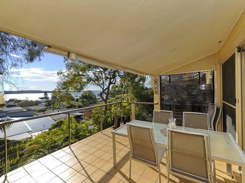 8 Vista Avenue, Soldiers Point NSW 2317