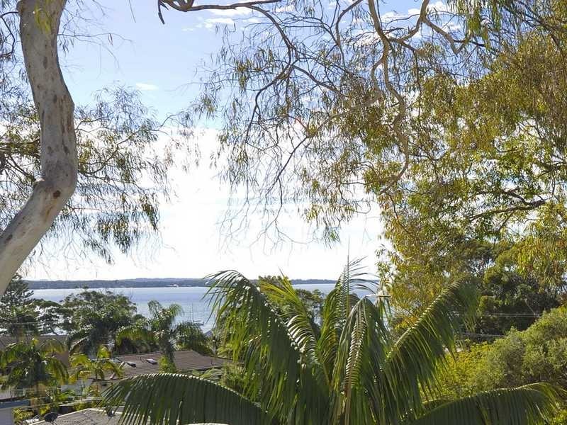 8 Vista Avenue, Soldiers Point NSW 2317