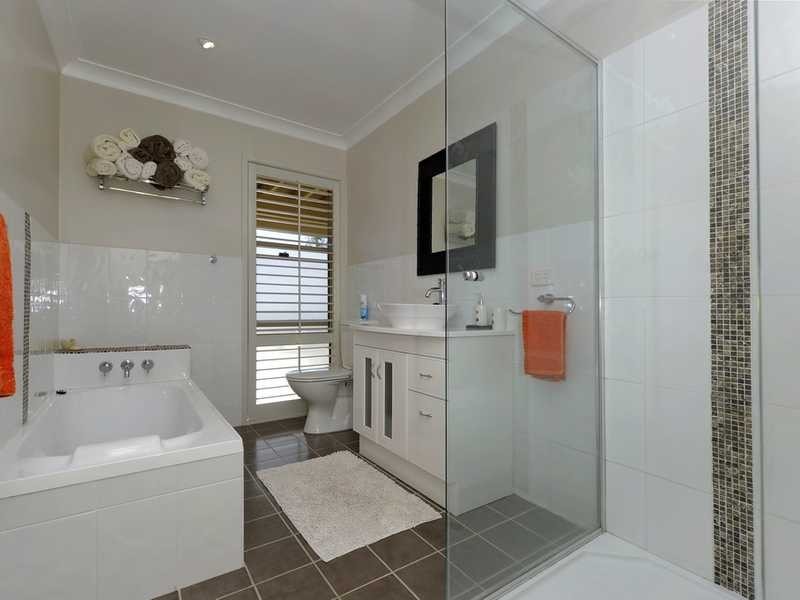 8 Vista Avenue, Soldiers Point NSW 2317