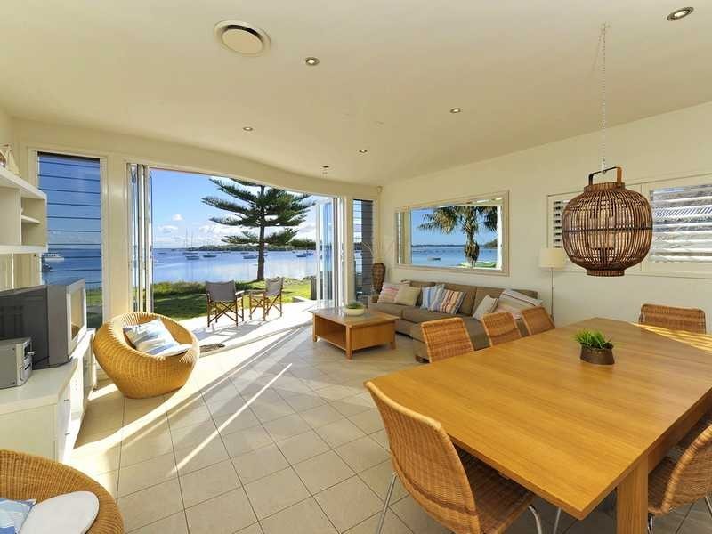 22 Sunset Boulevarde, Soldiers Point NSW 2317