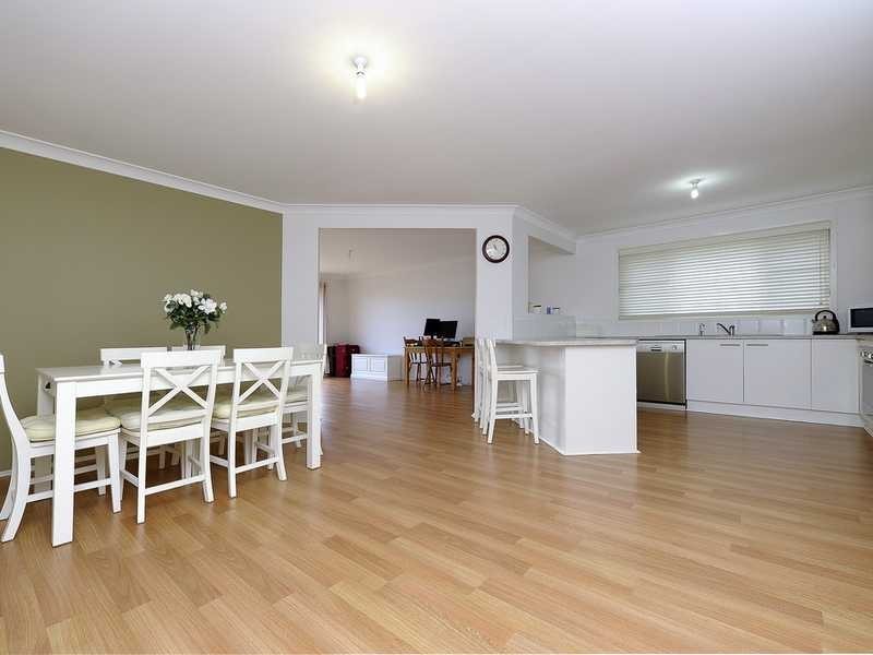 33 Broughton Circuit, Tanilba Bay NSW 2319