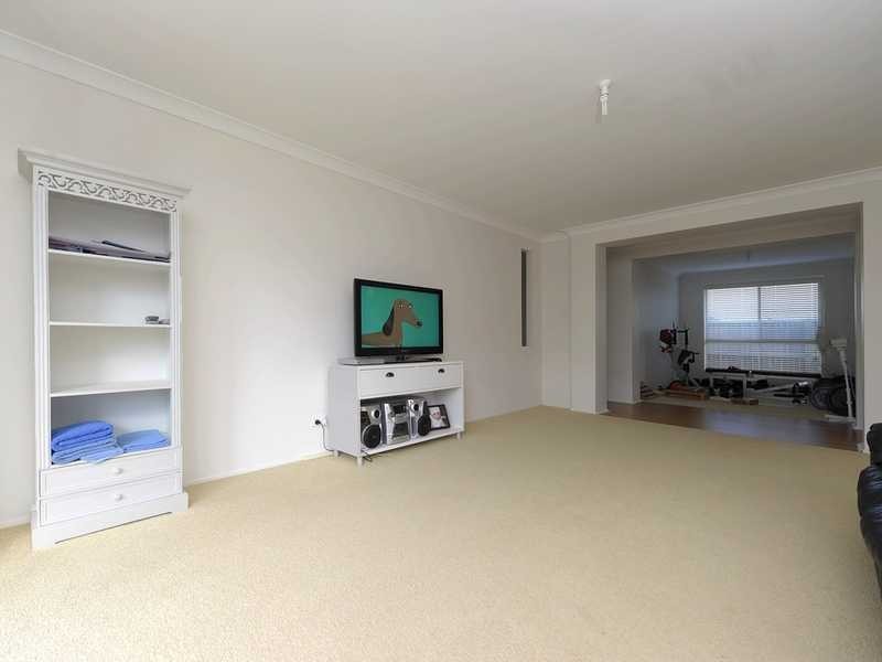 33 Broughton Circuit, Tanilba Bay NSW 2319