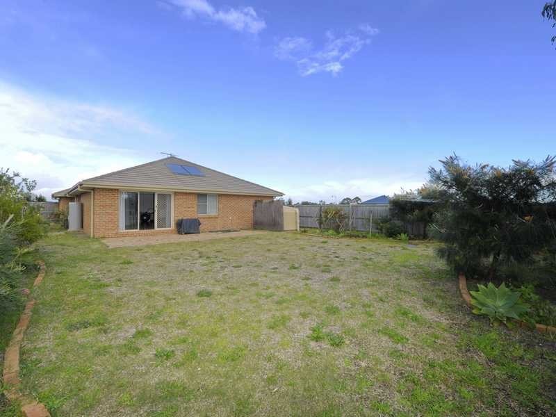 33 Broughton Circuit, Tanilba Bay NSW 2319