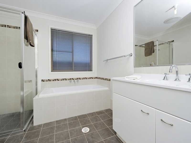 33 Broughton Circuit, Tanilba Bay NSW 2319