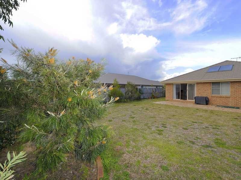 33 Broughton Circuit, Tanilba Bay NSW 2319