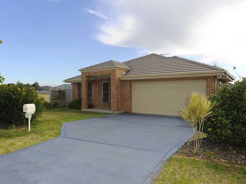 33 Broughton Circuit, Tanilba Bay NSW 2319