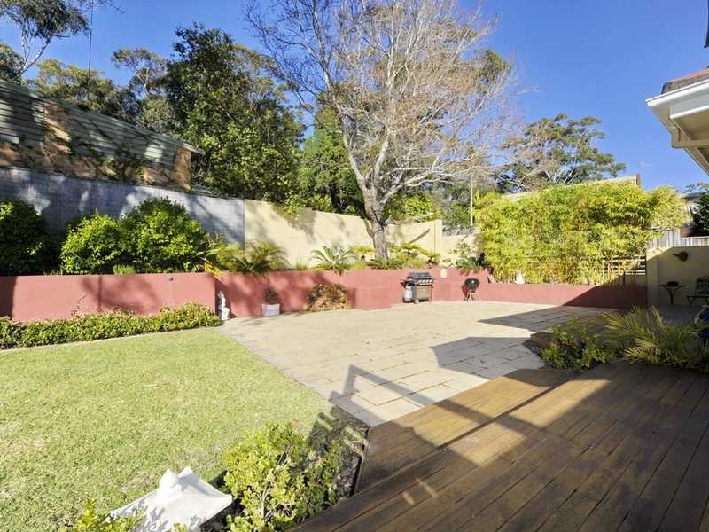 8 Ocean Beach Road, Shoal Bay NSW 2315