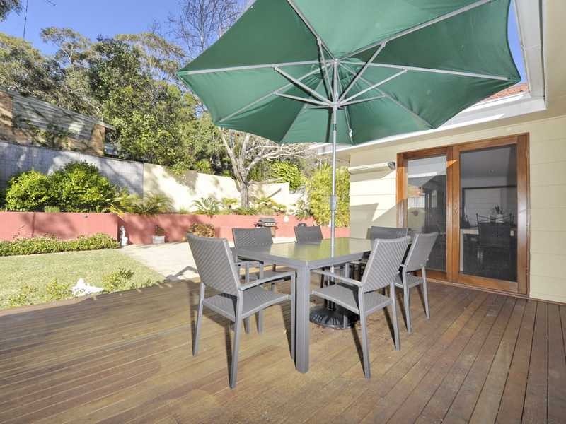 8 Ocean Beach Road, Shoal Bay NSW 2315