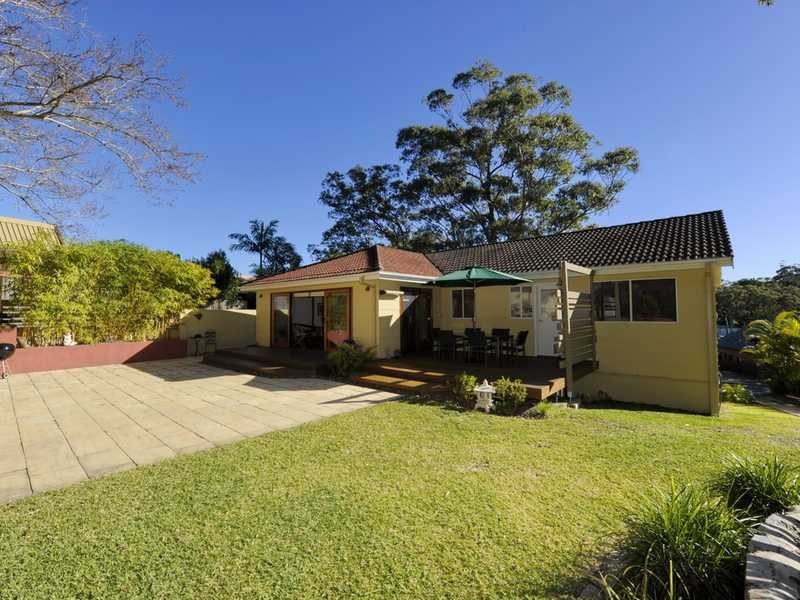 8 Ocean Beach Road, Shoal Bay NSW 2315