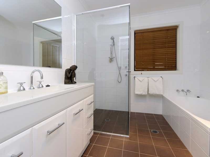 8 Ocean Beach Road, Shoal Bay NSW 2315