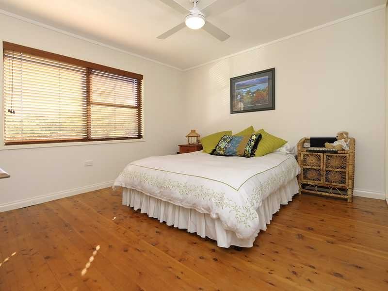 8 Ocean Beach Road, Shoal Bay NSW 2315