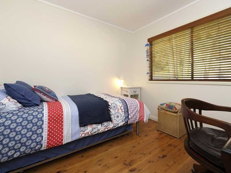 8 Ocean Beach Road, Shoal Bay NSW 2315