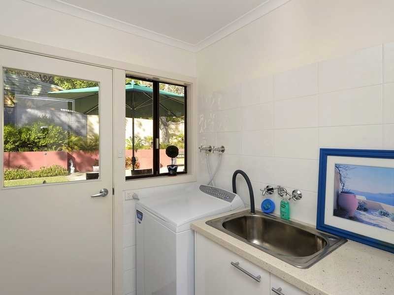 8 Ocean Beach Road, Shoal Bay NSW 2315