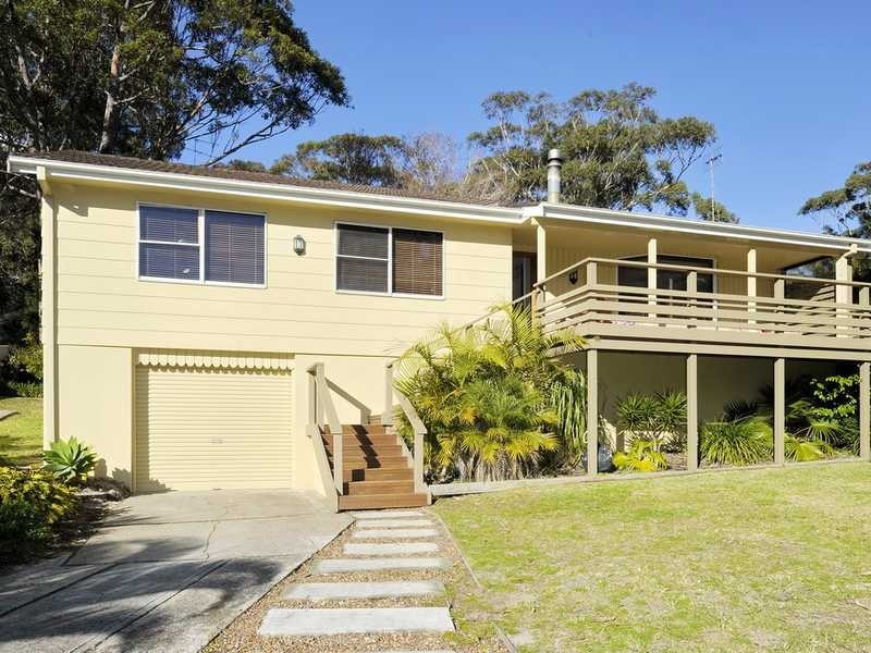 8 Ocean Beach Road, Shoal Bay NSW 2315