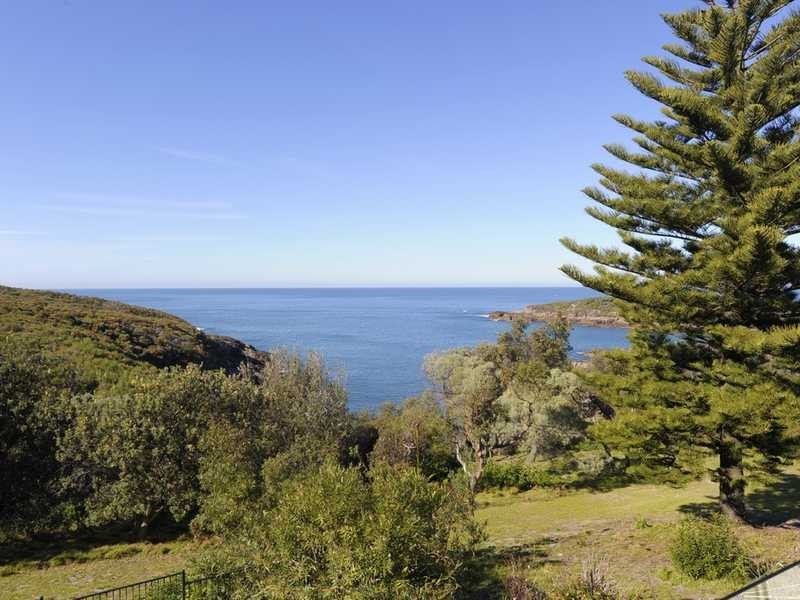 8 Tomaree Crescent, Boat Harbour NSW 2316