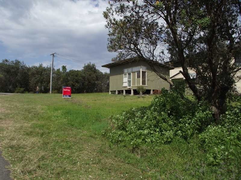 4 Pacific Drive, Fingal Bay NSW 2315