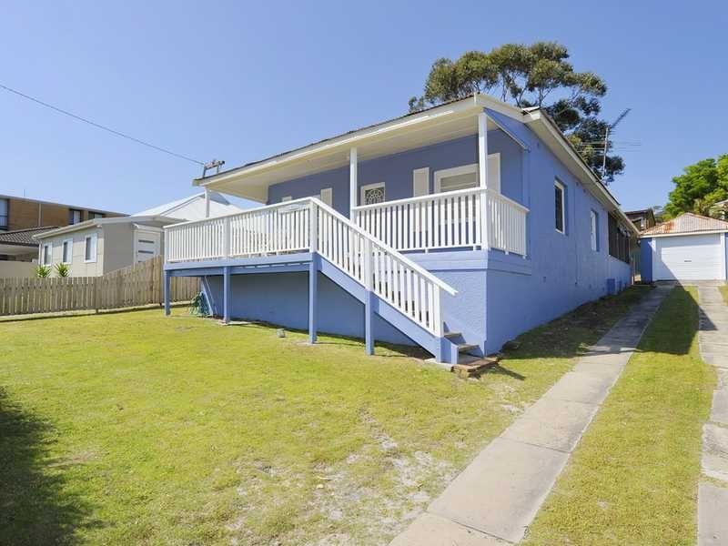 14 Tomaree Road, Shoal Bay NSW 2315