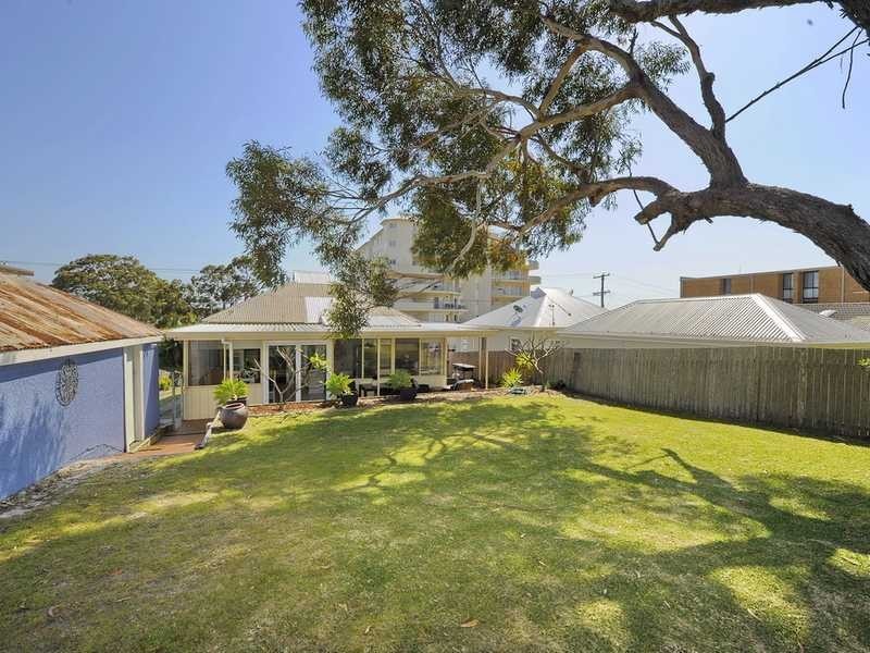 14 Tomaree Road, Shoal Bay NSW 2315