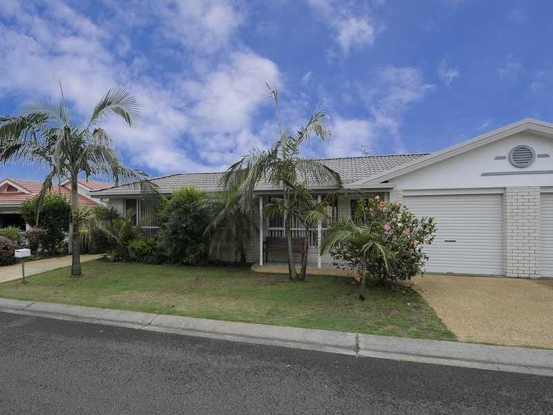 Villa 1/52 Boulder Bay Road, Fingal Bay NSW 2315