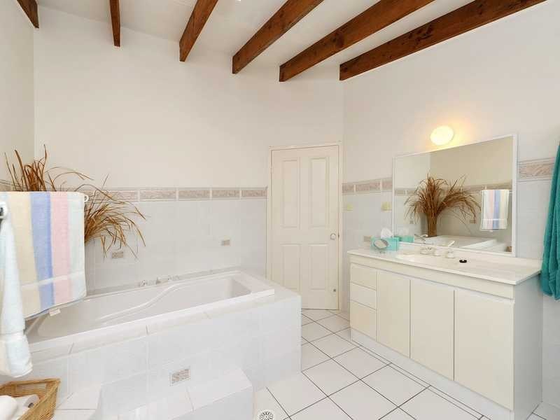 8a Ocean Beach Road, Shoal Bay NSW 2315