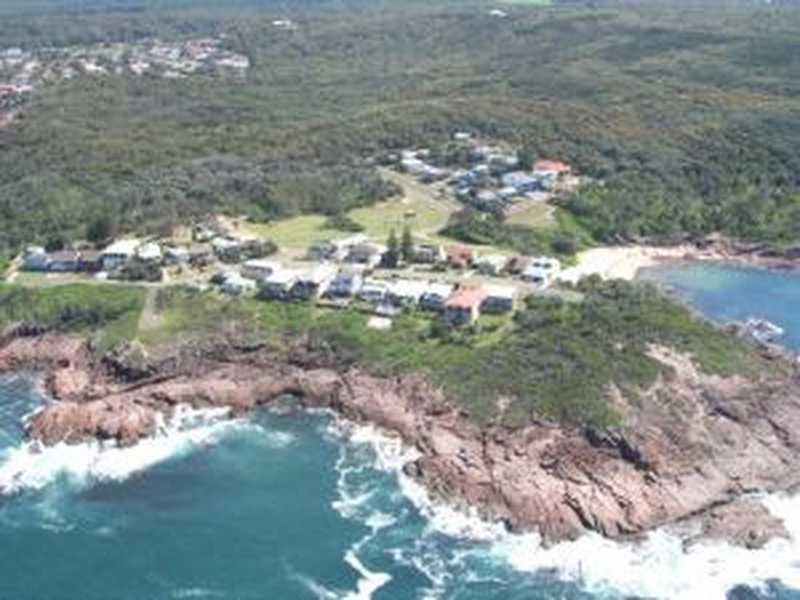 10 Ocean Street, Fishermans Bay NSW 2316