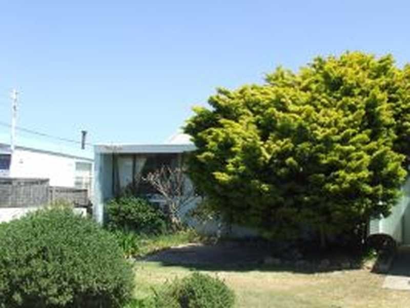 10 Ocean Street, Fishermans Bay NSW 2316