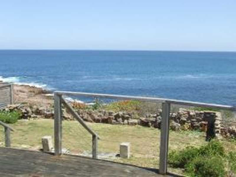 10 Ocean Street, Fishermans Bay NSW 2316