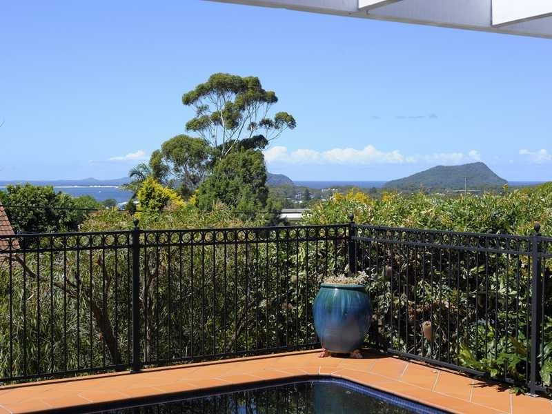 18 Wollomi Avenue, Nelson Bay NSW 2315