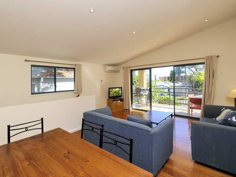 Apartment 2/1a Messines Street, Shoal Bay NSW 2315