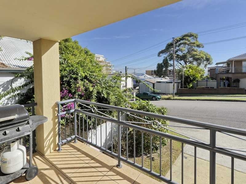 Apartment 2/1a Messines Street, Shoal Bay NSW 2315