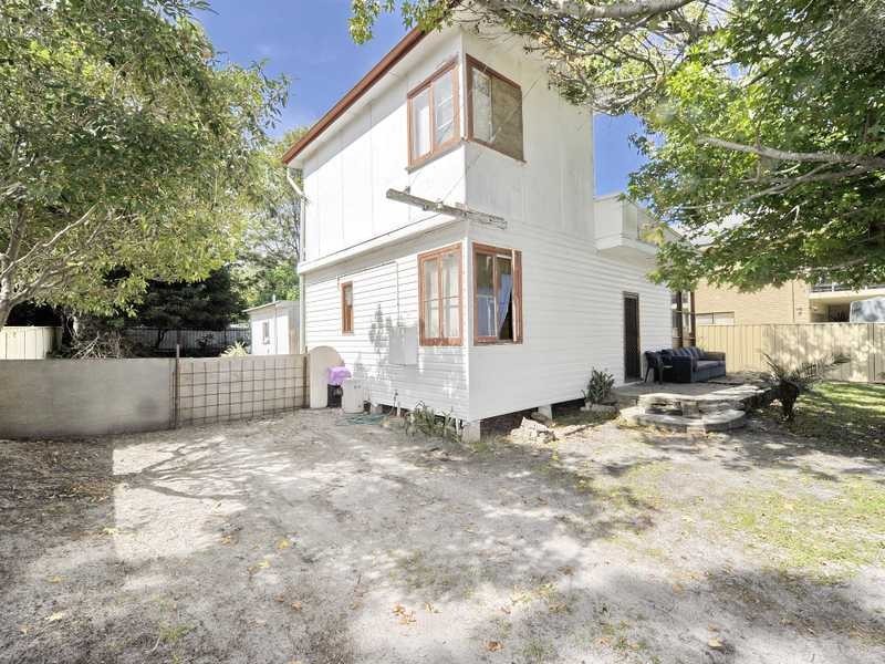 64 Tomaree Road, Shoal Bay NSW 2315