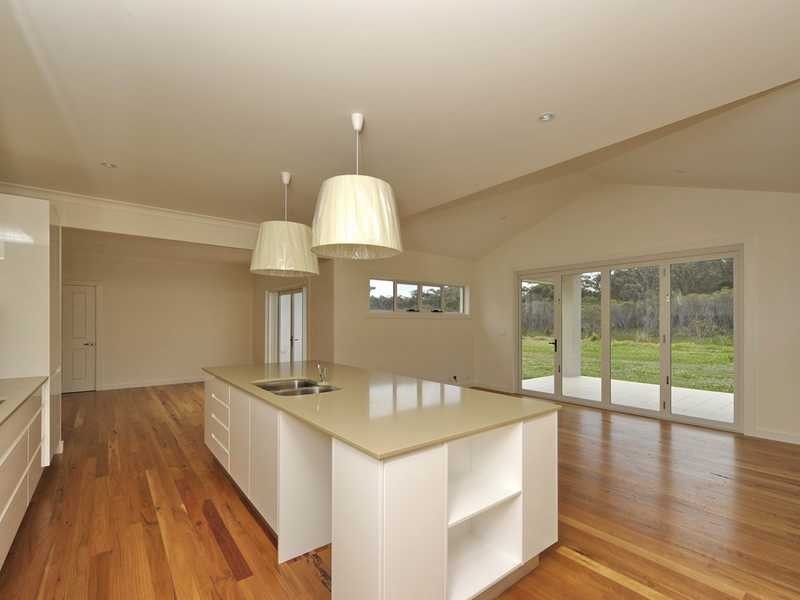 18 Reflections Drive, One Mile NSW 2316