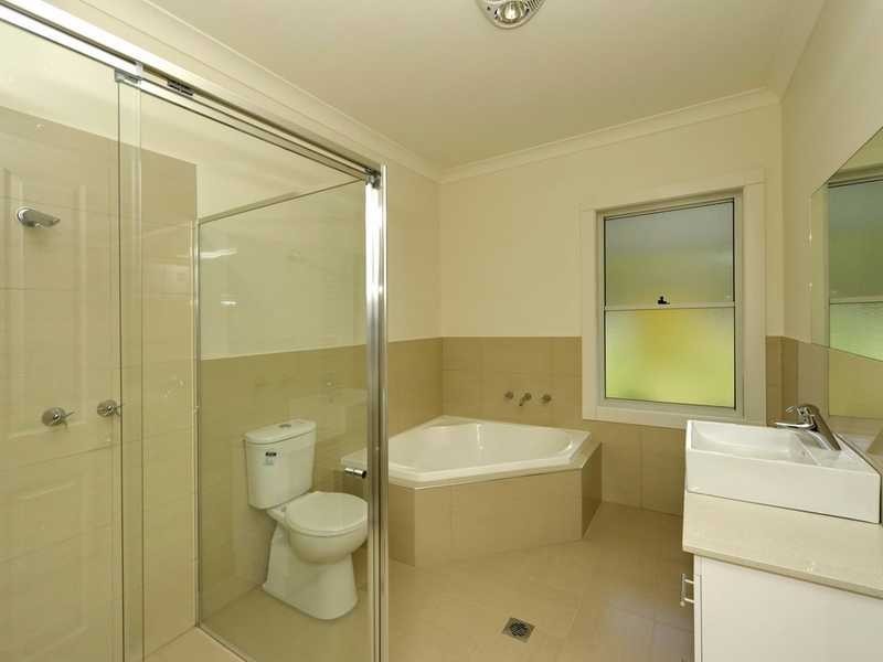 18 Reflections Drive, One Mile NSW 2316