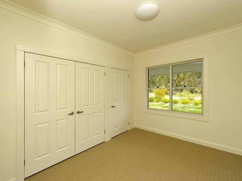 18 Reflections Drive, One Mile NSW 2316