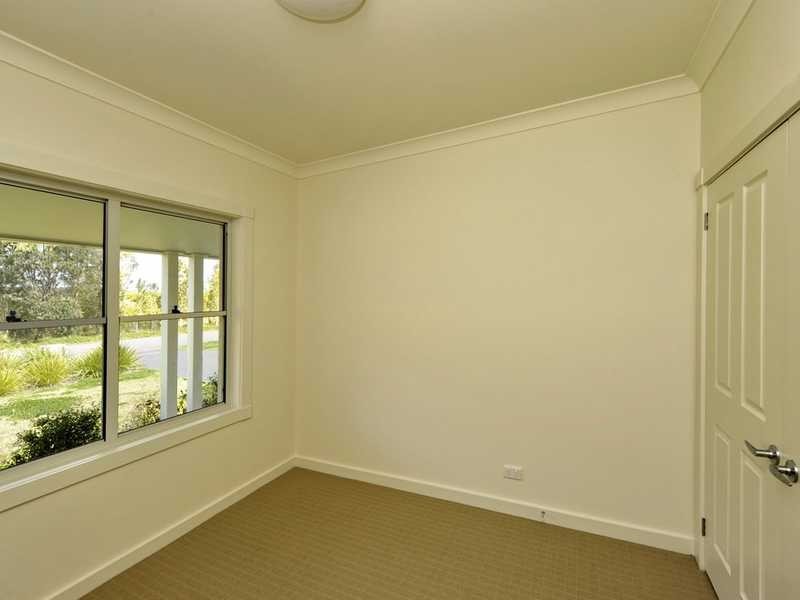 18 Reflections Drive, One Mile NSW 2316