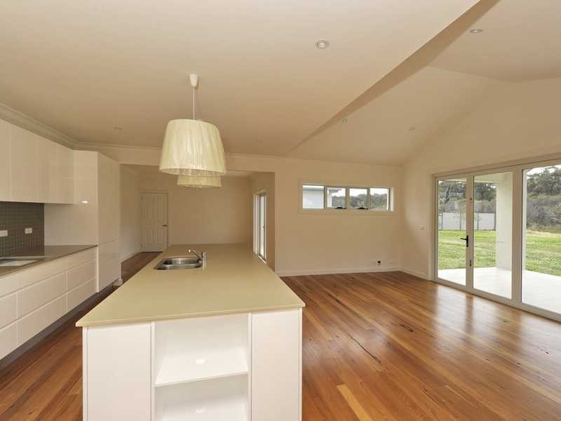 18 Reflections Drive, One Mile NSW 2316