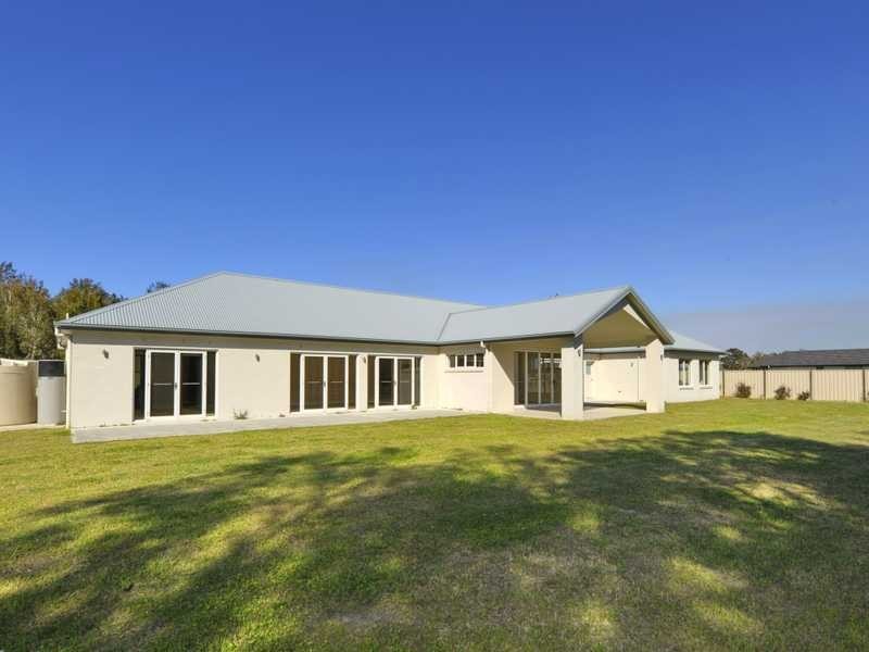 18 Reflections Drive, One Mile NSW 2316