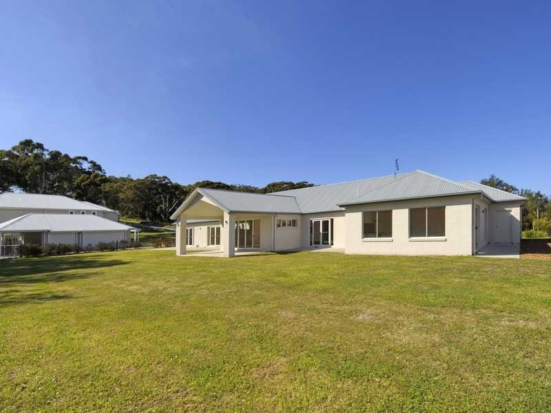 18 Reflections Drive, One Mile NSW 2316