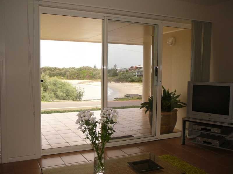 Unit 2/10 Ocean Parade, Boat Harbour NSW 2316