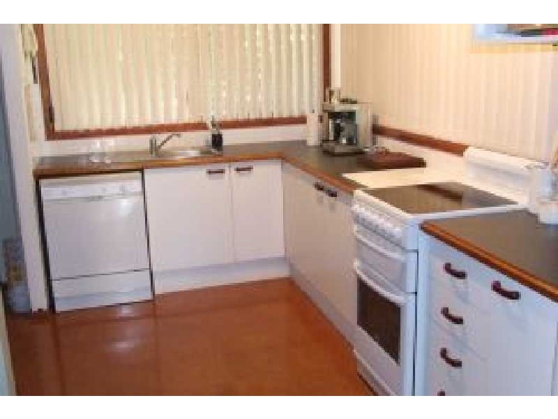 17 Ocean Beach Road, Shoal Bay NSW 2315