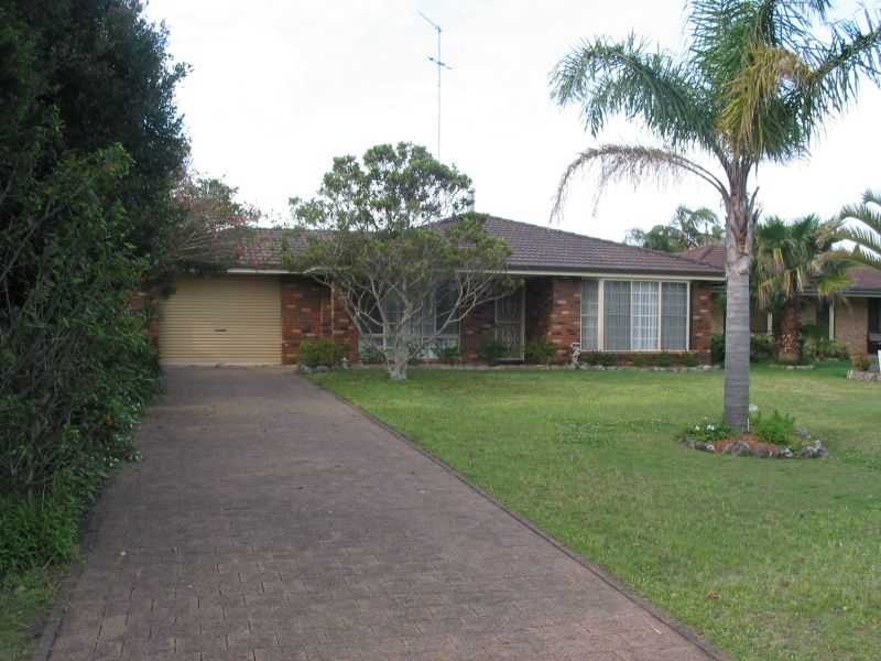 10 Shoreline Close, Fingal Bay NSW 2315