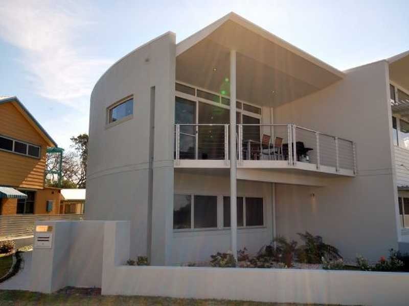 2/2 Boulder Bay Road, Fingal Bay NSW 2315