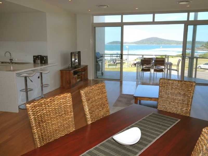 2/2 Boulder Bay Road, Fingal Bay NSW 2315