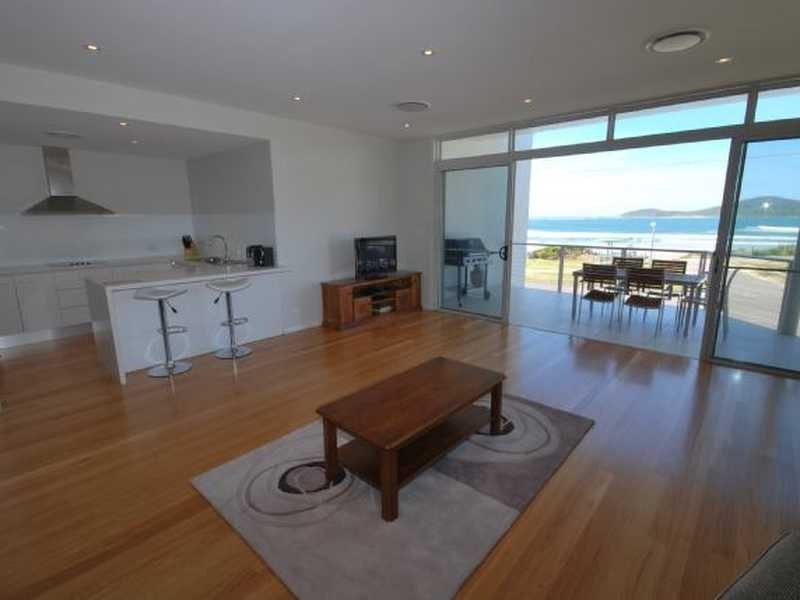 2/2 Boulder Bay Road, Fingal Bay NSW 2315